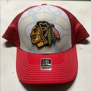Fitted Chicago Blackhawks trucker hat L/XL